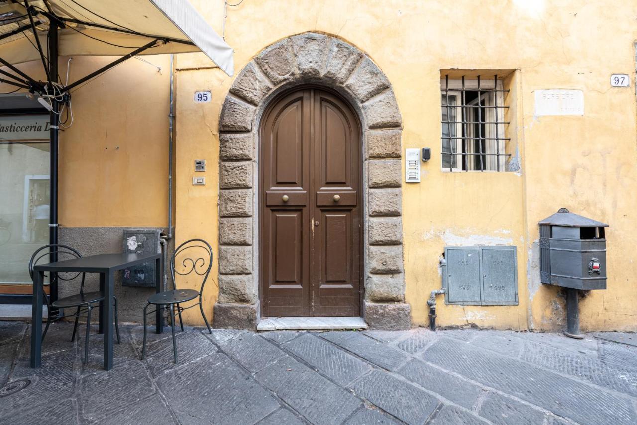 Casa San Paolino Dentro Le MuraElegant Flat Wifi E Selfcheckin Lucca Bagian luar foto