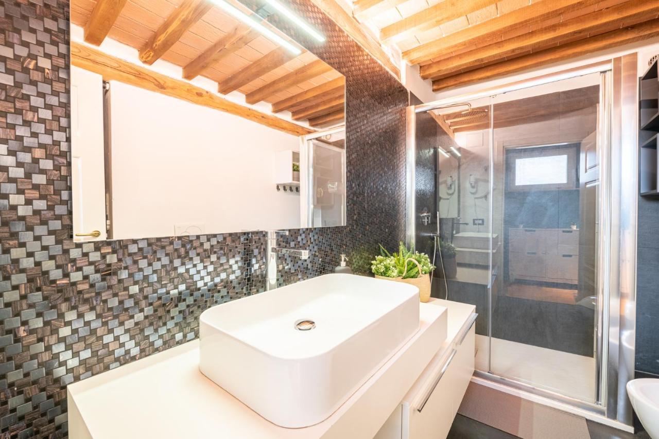 Casa San Paolino Dentro Le MuraElegant Flat Wifi E Selfcheckin Lucca Bagian luar foto